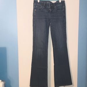 AMERICAN EAGLE SIZE 2 REG - FAVORITE BOYFRIEND JEANS 💙